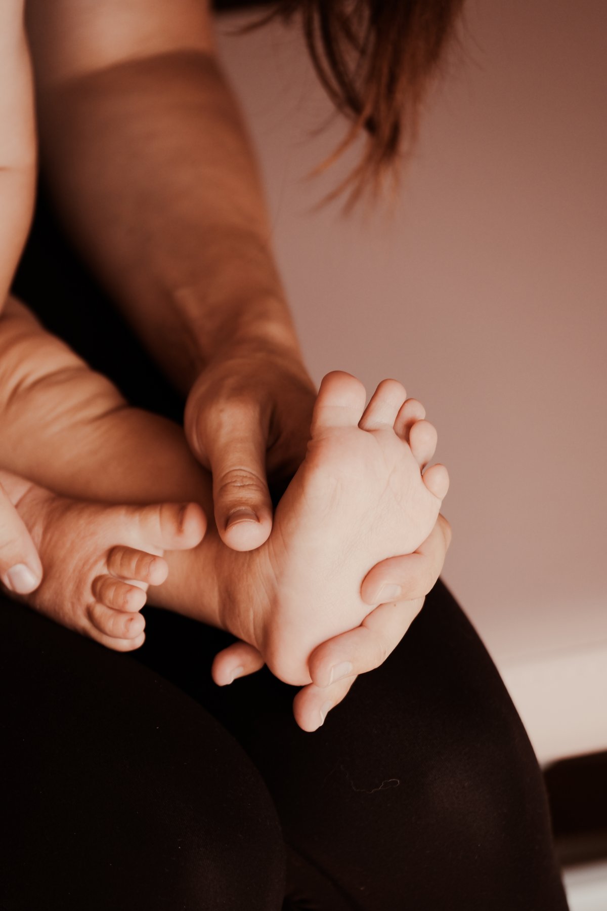Soins ostéopathiques pour bébé - naissance et accouchement - à Gryon Consultation ostéopathique pour bébé au Cabinet MH à Gryon, visant à améliorer la mobilité et à soulager les tensions physiques dès les premiers mois de vie.